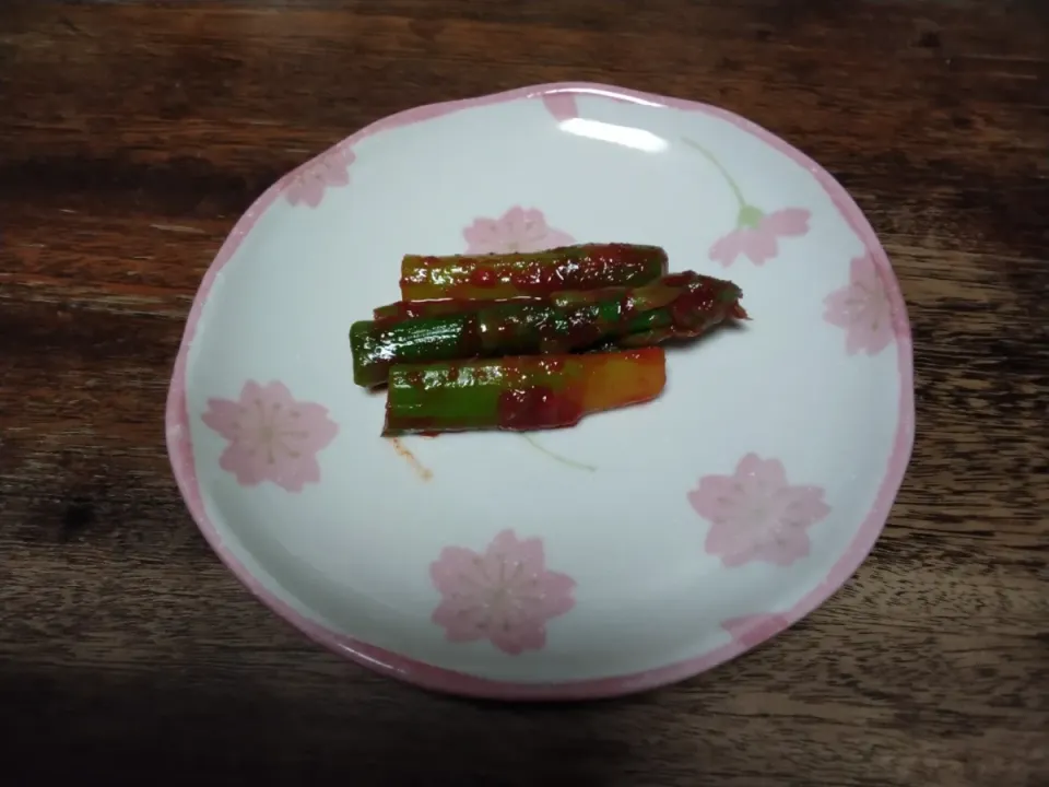 アスパラの即席キムチ|にんにくと唐辛子が特に好き❤️(元シャリマー)さん