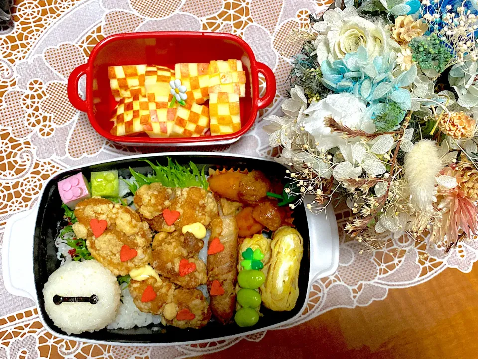 2022.11.1はベイマックスのミニおにぎり入り唐揚げ弁当❤️|makoさん