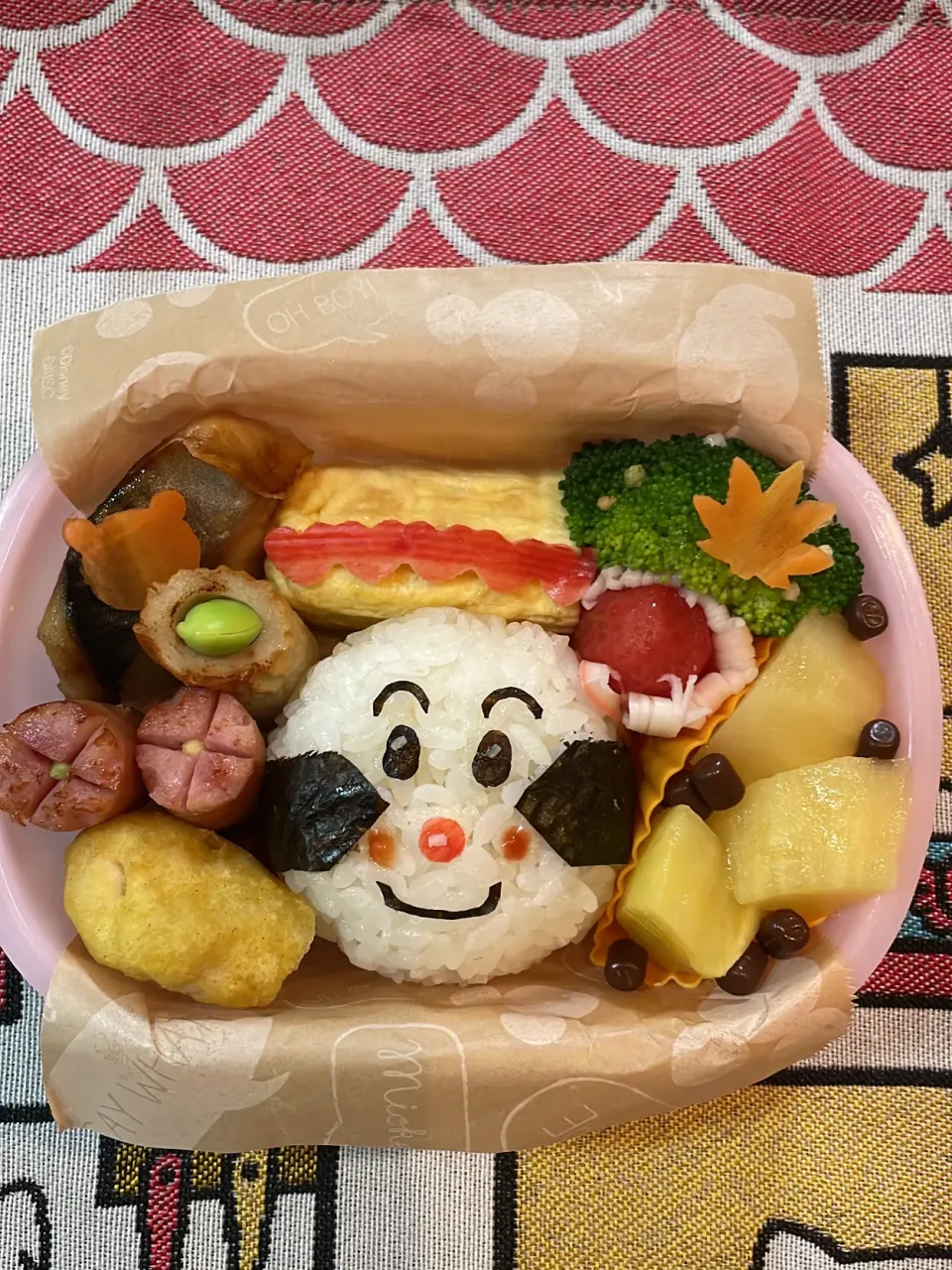 Snapdishの料理写真:こむすびまん🍙幼稚園お弁当🍱|リリさん