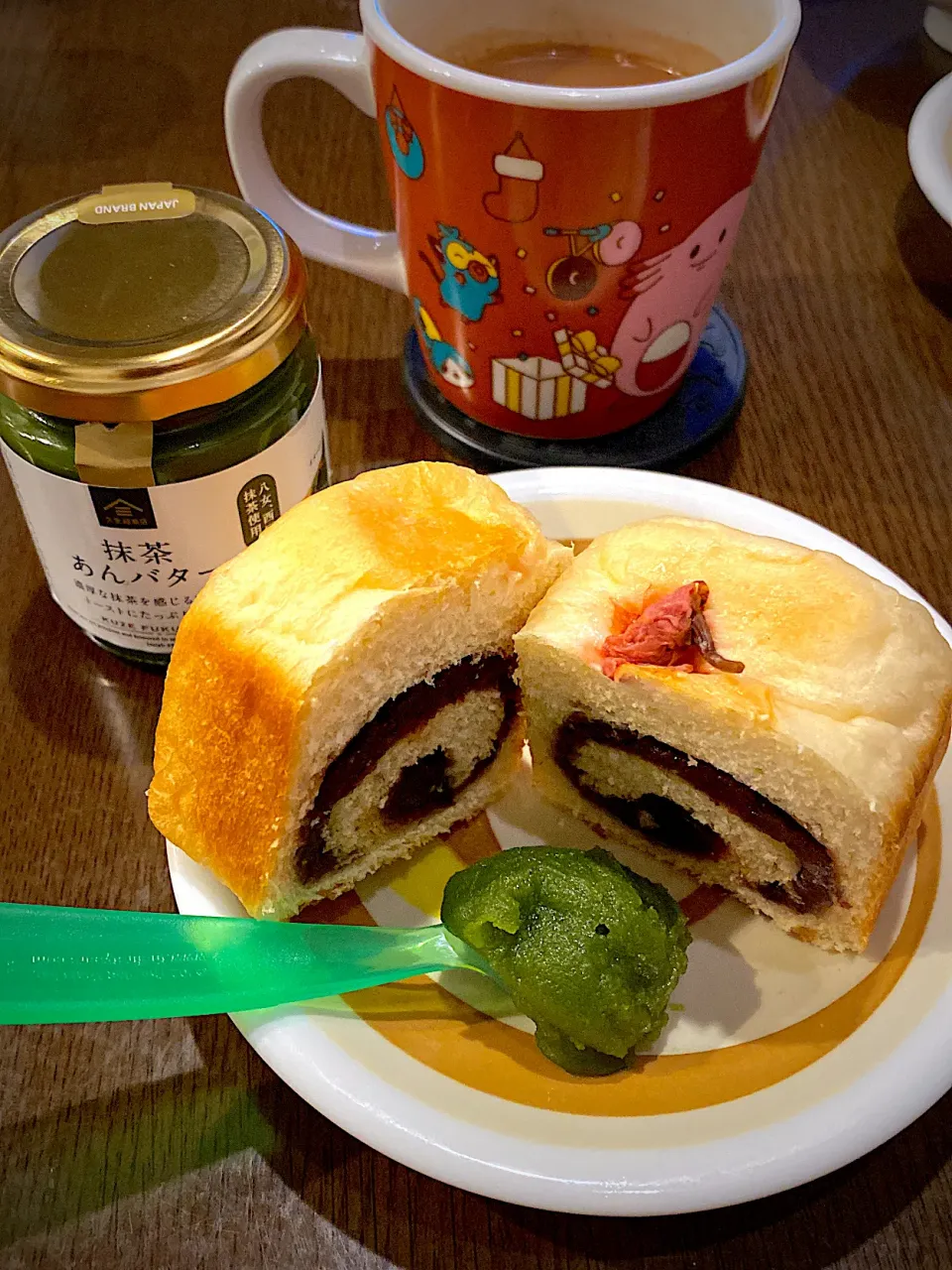 甘酒仕込みのあん食パン　桜の塩漬け　抹茶あんバター　ココアオレ|ch＊K*∀o(^^*)♪さん