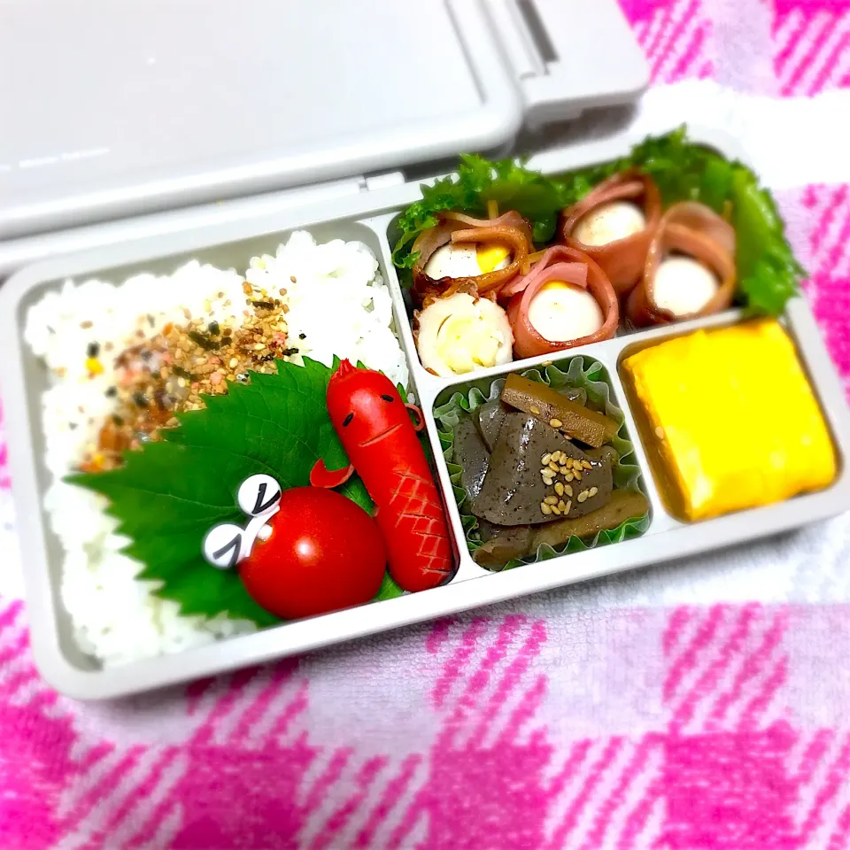 SJK弁当🍱〜うずらベーコン・玉子焼き・こんにゃくゴボウ煮・ちーちく・ソーセー人|華恋さん