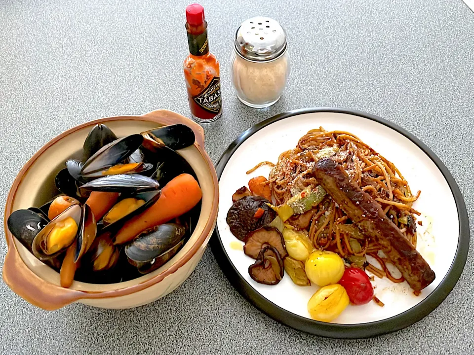 野菜焼きスパゲッティ。Scottish Rope-Grown Mussels in Garlic & Shallot Sauce|270w178bさん