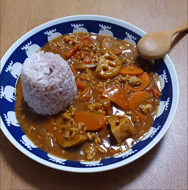 39雑穀米とレンコンの入ったカレー🍛|ナナさん