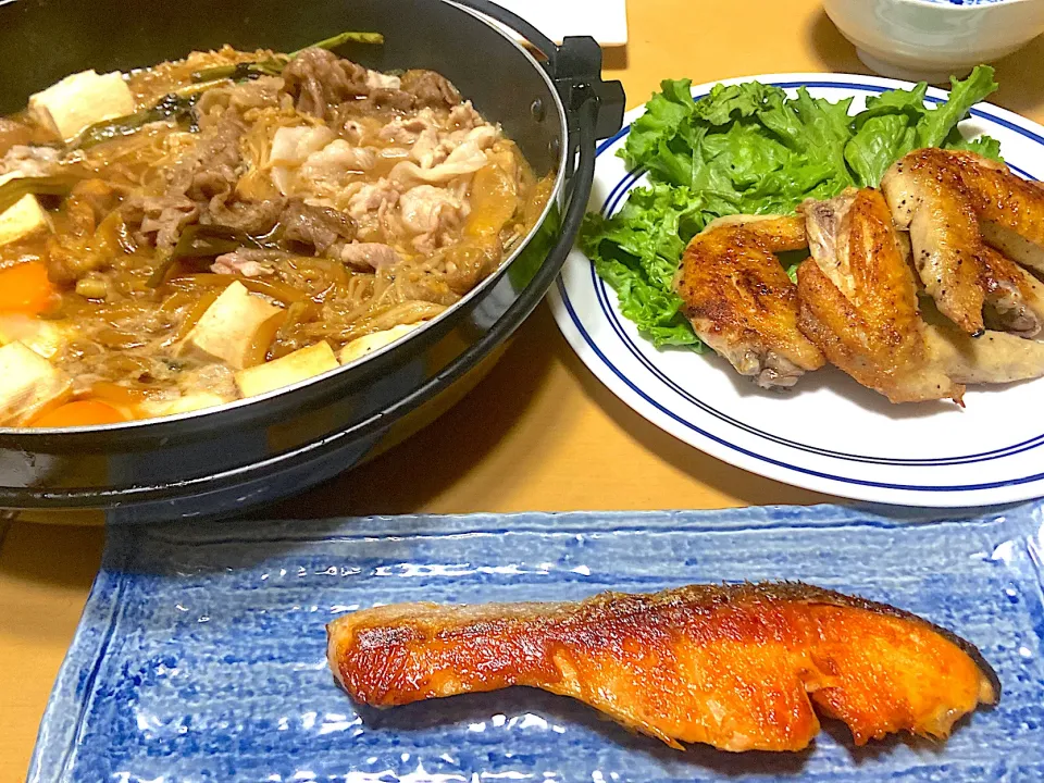 今日の晩ご飯‼️昨日残りすき焼きと手羽・鮭|サチ😊さん