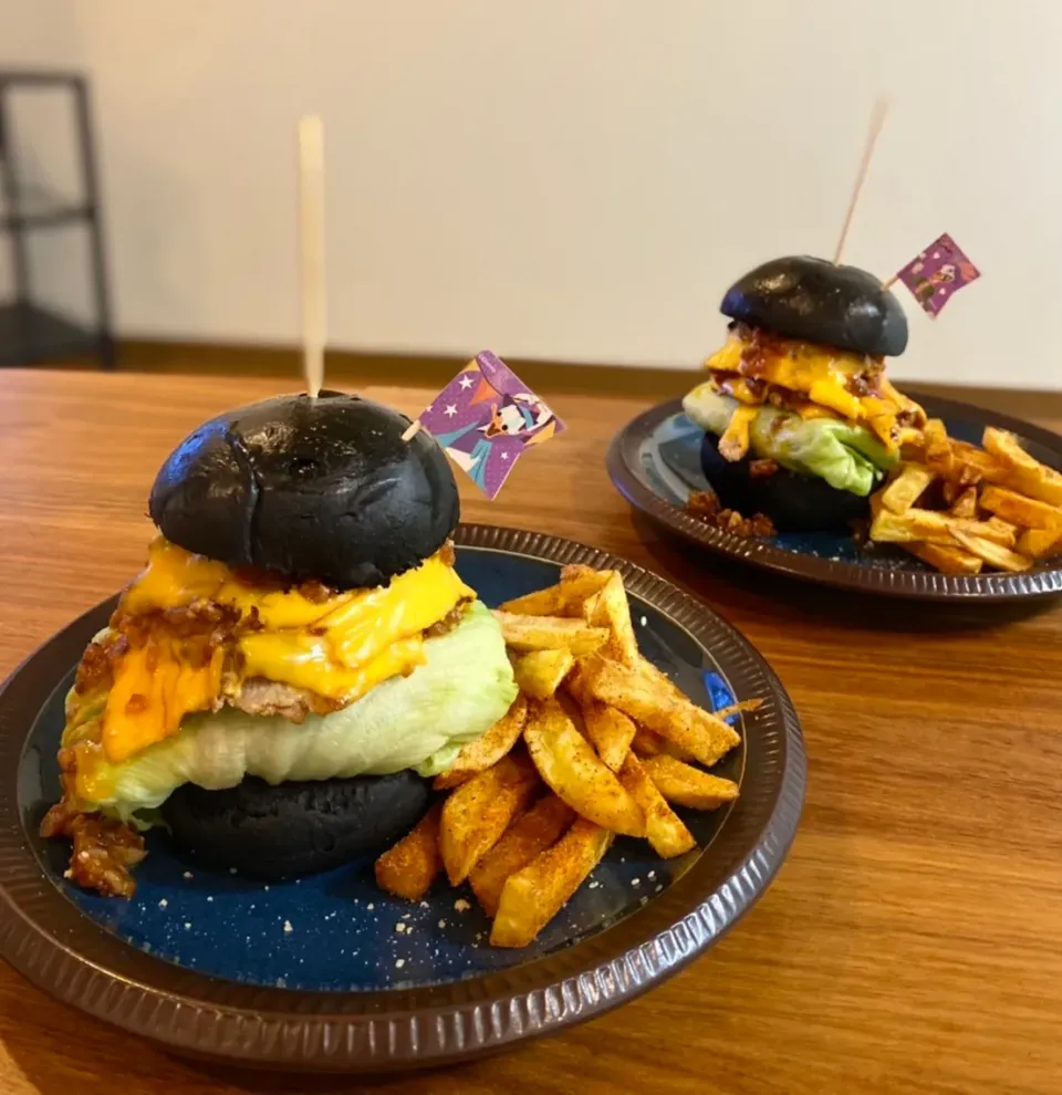 1日遅れのハロウィンごはん🎃ダブルチーズバーガー|ふくすけ食堂さん