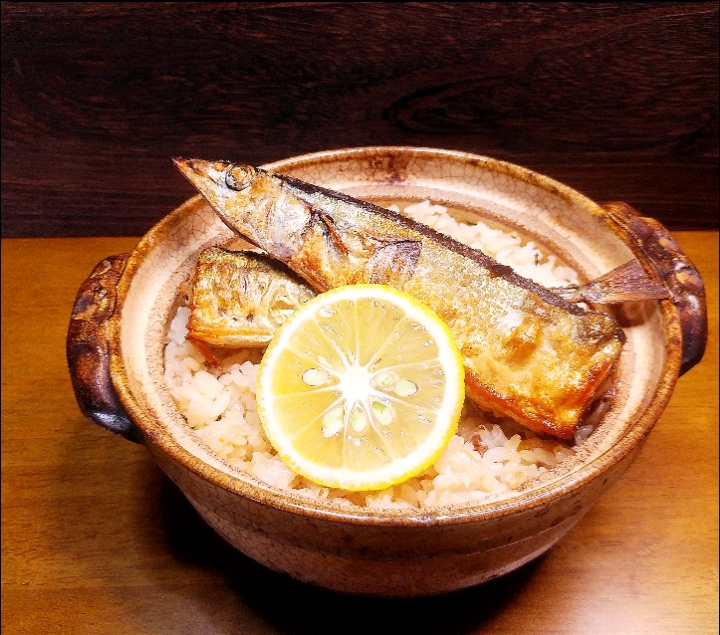 炊き込みご飯と秋刀魚の塩焼き🍁🍂