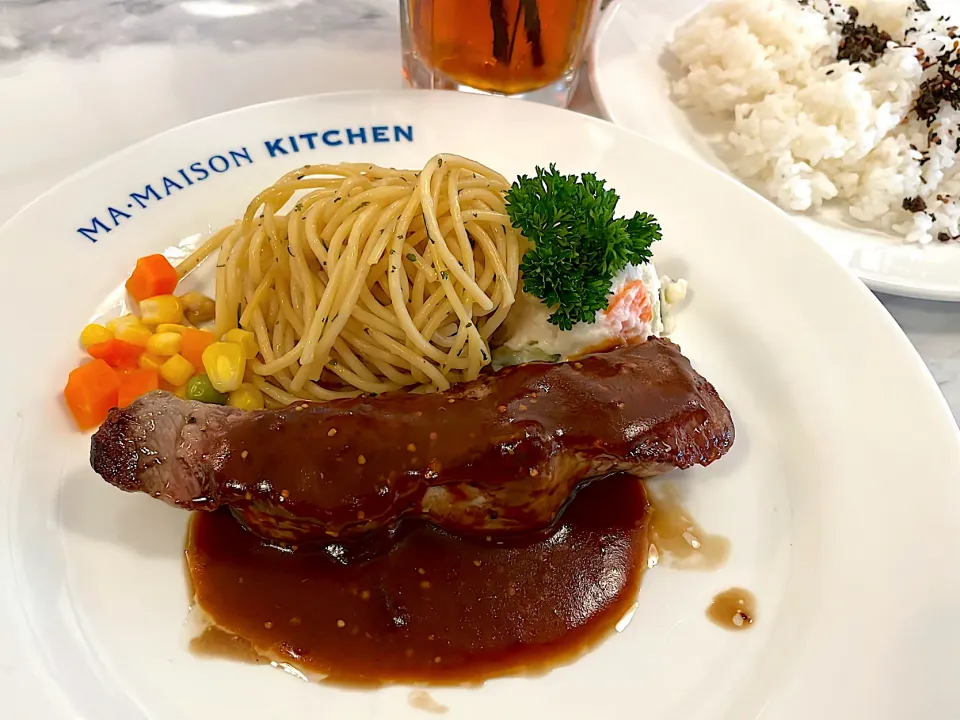 Striploin Steak with Mustard Sauce|270w178bさん