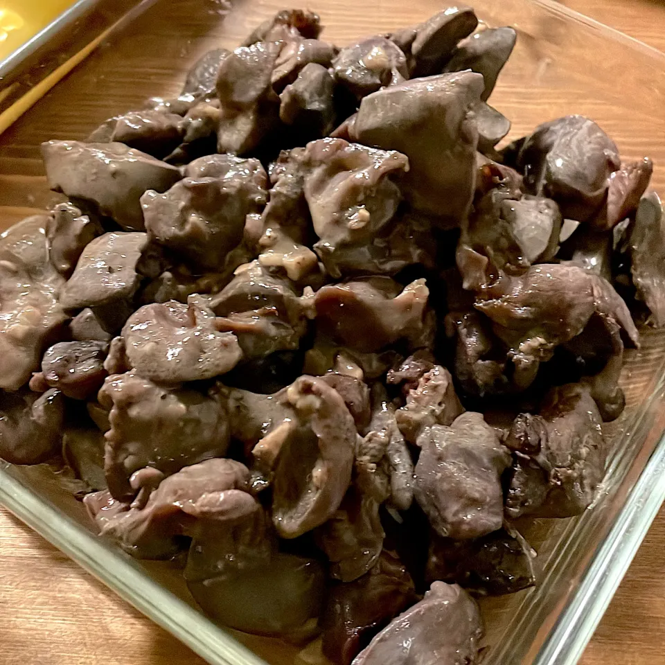 砂肝と鶏レバーの赤ワイン煮🧄|gohan♡さん