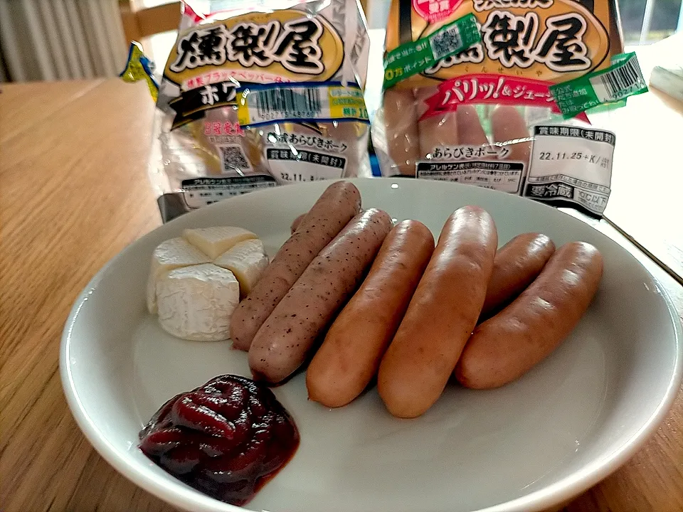 Snapdishの料理写真:ボイルソーセージ|しんちゃんパパさん