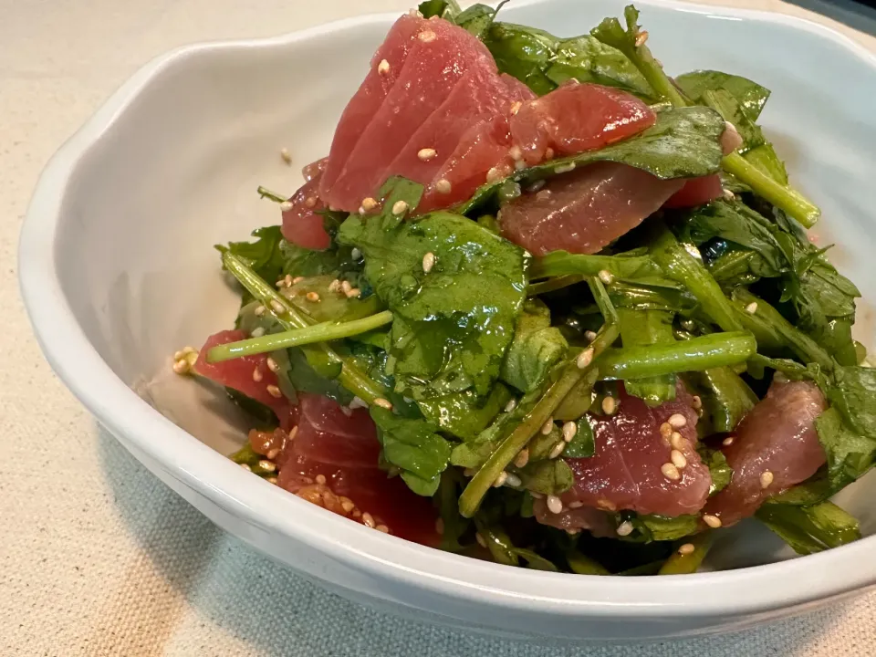 Snapdishの料理写真:マグロと春菊😋|HALさん