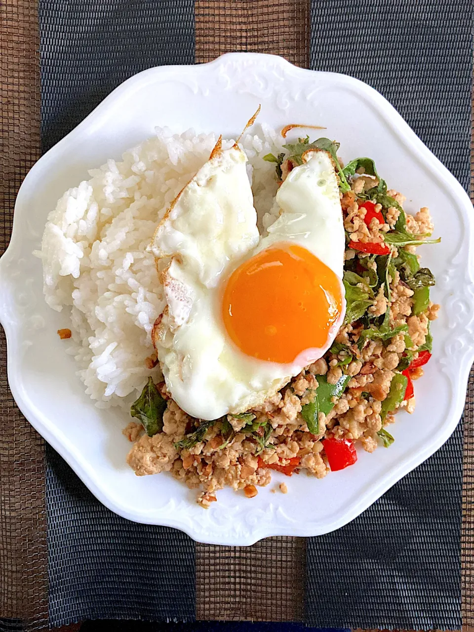 Snapdishの料理写真:大豆ミート&鶏ひき肉ガパオ|ららんなさん