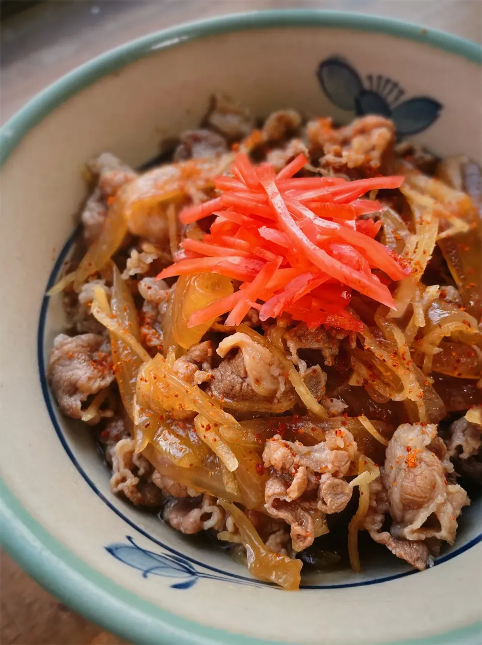 休日のお昼ご飯・今日も牛丼です|akiさん