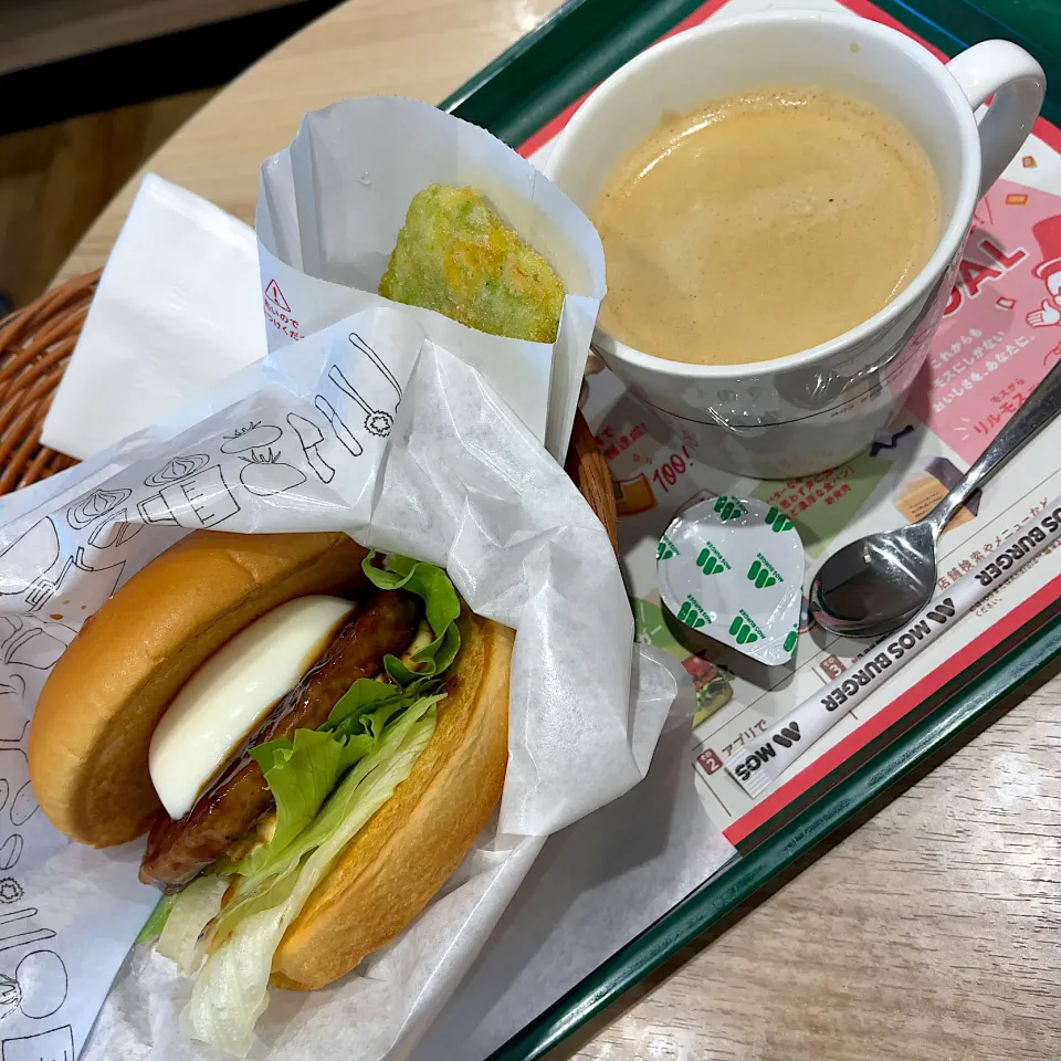 月見テリヤキバーガー
枝豆コーンフライ
ブレンドコーヒー|T. Wonderさん