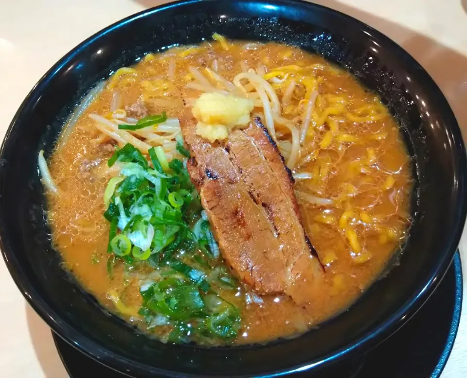 すみれ系味噌ラーメン|じょうさん