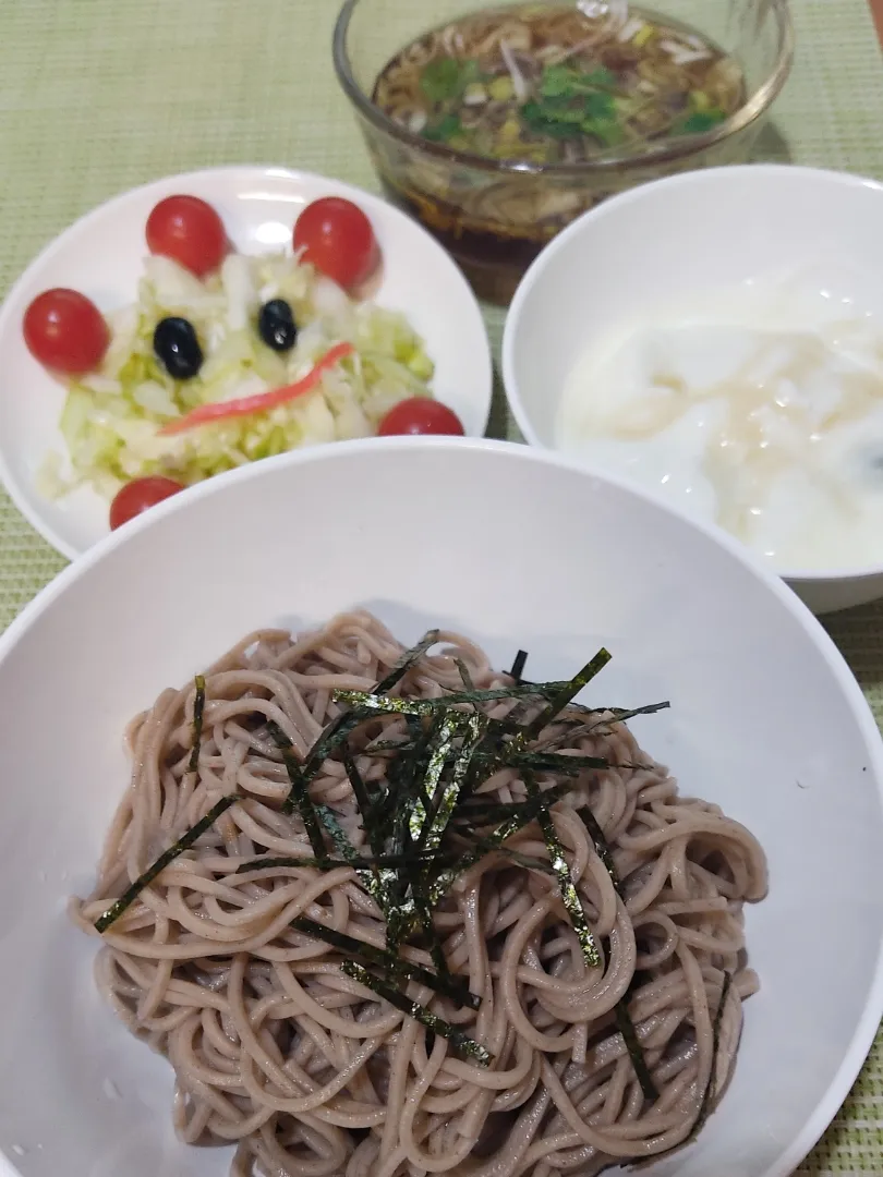 朝食は残りもの余りもの

宮崎への引っ越しが近づいてきました。
このため、奥の方にしまってあった食材を食べちゃわなきゃ。
そばが思ったより余っています。スパゲティも素麺も。
まだまだありそう...|Rピージャーさん