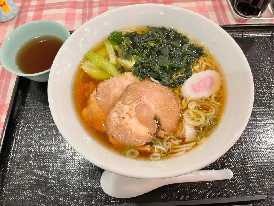 意外とボリューミー醤油ラーメン|こぢえさん