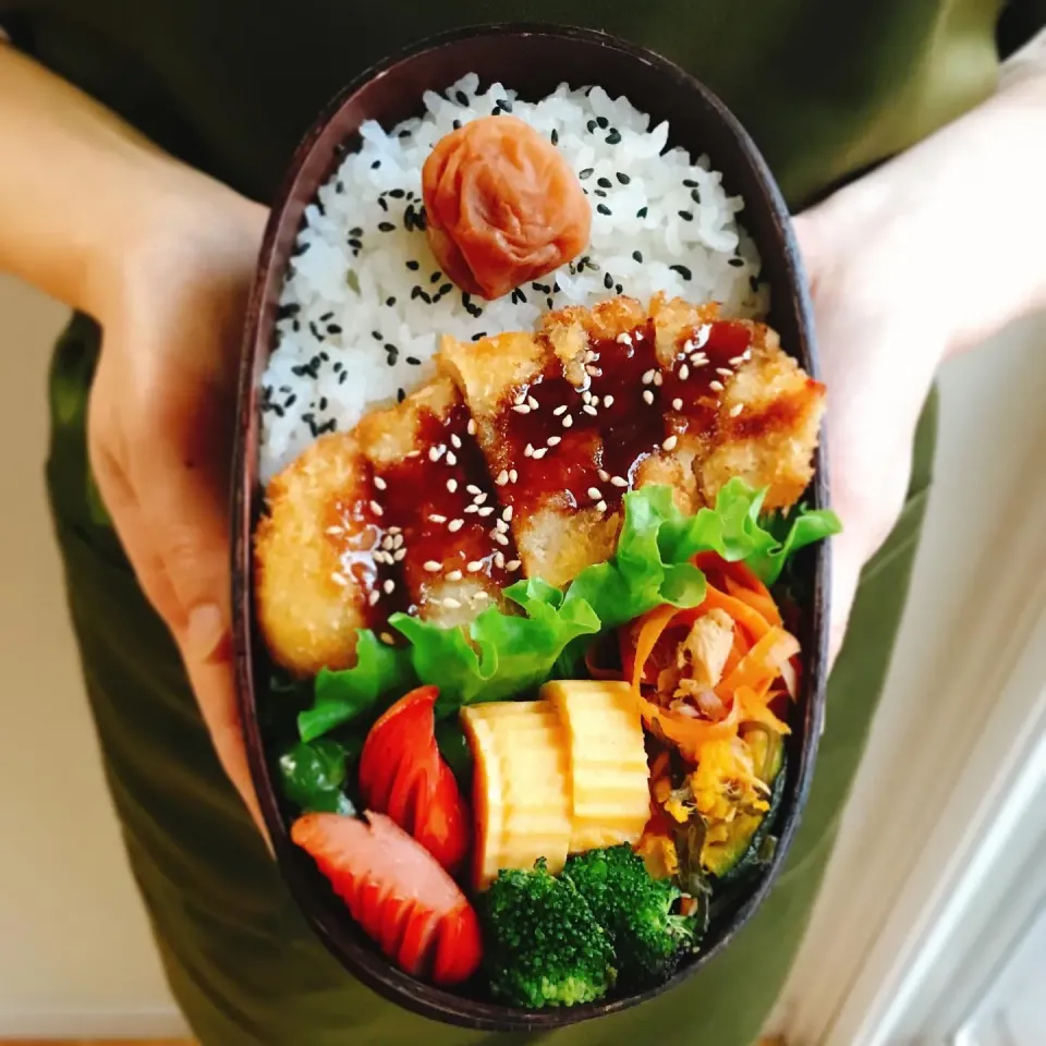 Snapdishの料理写真:ヒレカツ弁当🙌|chisaki*さん