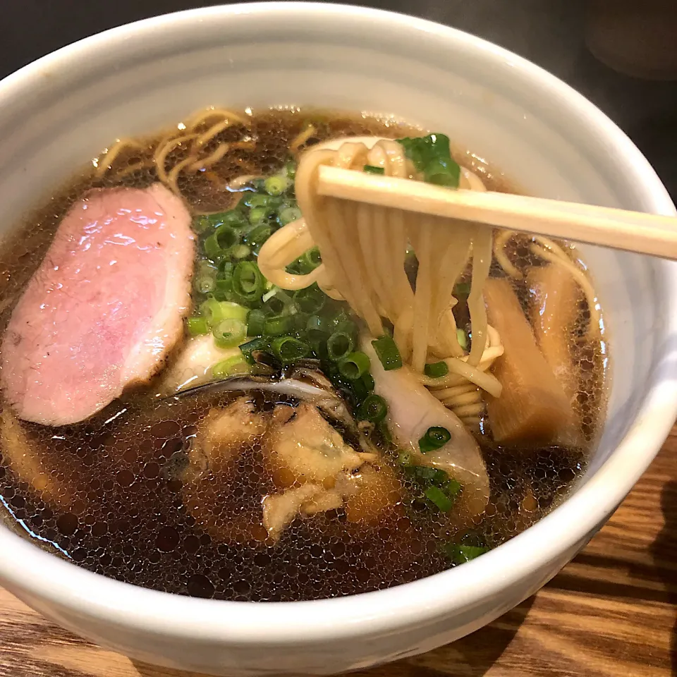 Snapdishの料理写真:鴨と蛤の淡麗醤油ラーメン@新庄・新旬屋本店|らーめん好き！さん