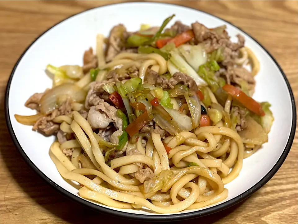 Snapdishの料理写真:☆バターしょう油焼きうどん|まぁたんさん