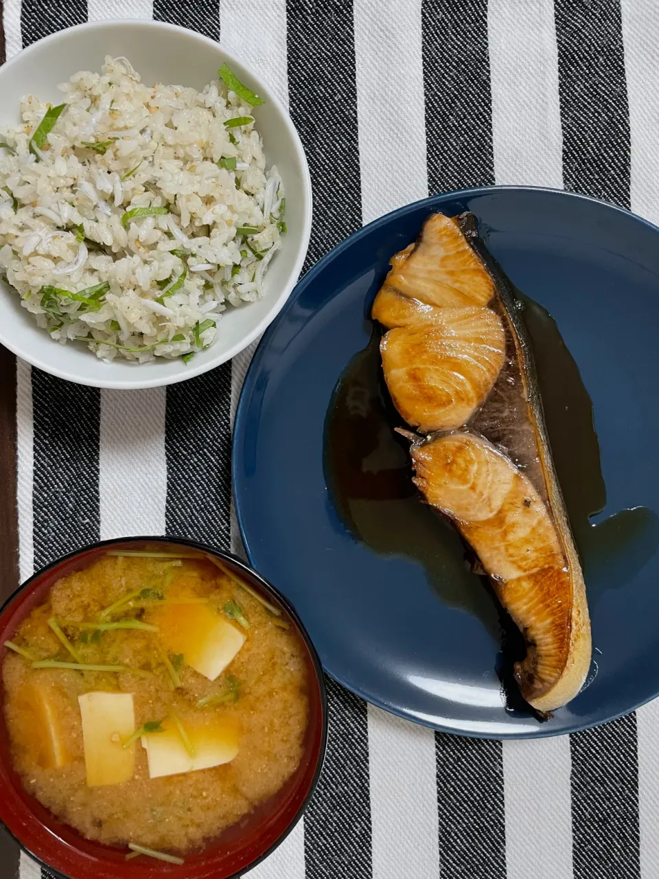 ぶり照り焼き、しらすご飯、みそ汁|コンポタマさん