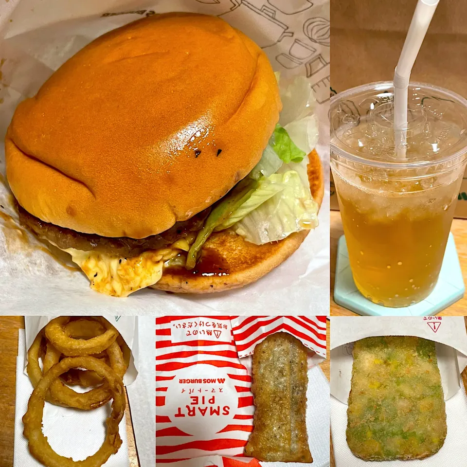 🌕月見テリヤキバーガー🍔　枝豆コーン🌽　ジンジャーエール🥤　オニオンフライ🧅　スマパイりんご🍎|るみおんさん