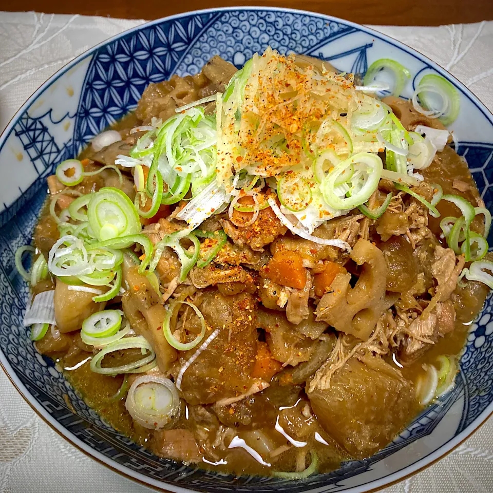 Snapdishの料理写真:鶏肉と根菜の赤味噌煮|ももさん