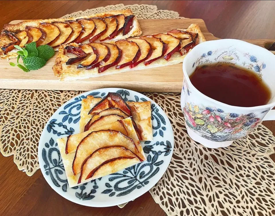 Snapdishの料理写真:りんごの薄焼きタルト|さあママさん