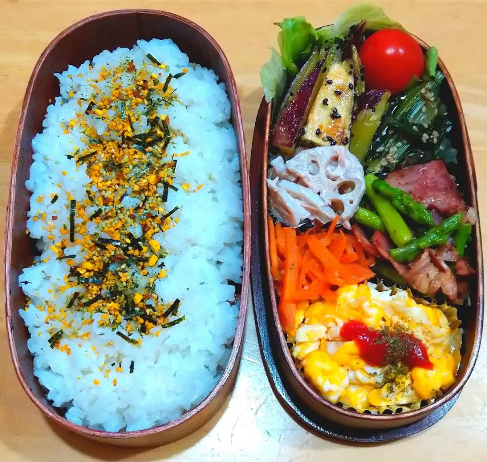 Snapdishの料理写真:アスパラベーコン炒め、大学芋弁当|NOZUさん