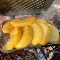 キャンプ飯⛺️りんごシナモン|とももさん