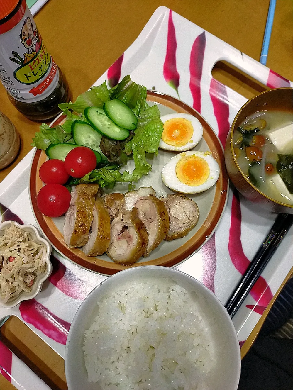 鶏チャーシュー
なめこの味噌汁
切り干し大根とツナのごまサラダ|羊さんさん