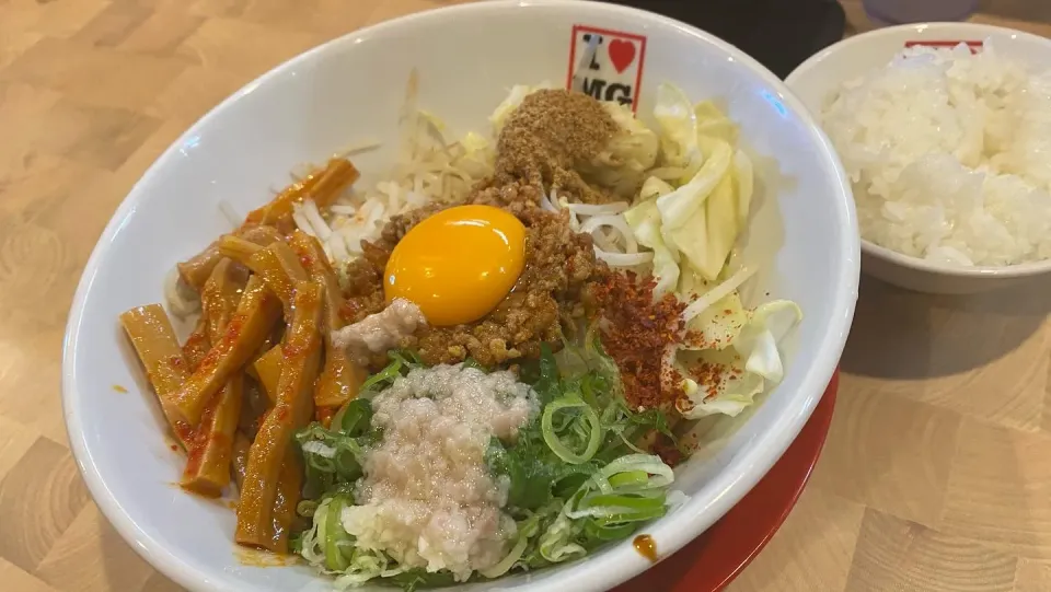 Snapdishの料理写真:まるぎん道場さんの汁なしラーメン|Morito Kamiyaさん