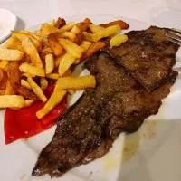 Snapdishの料理写真:Filete con patates|David Fueyoさん