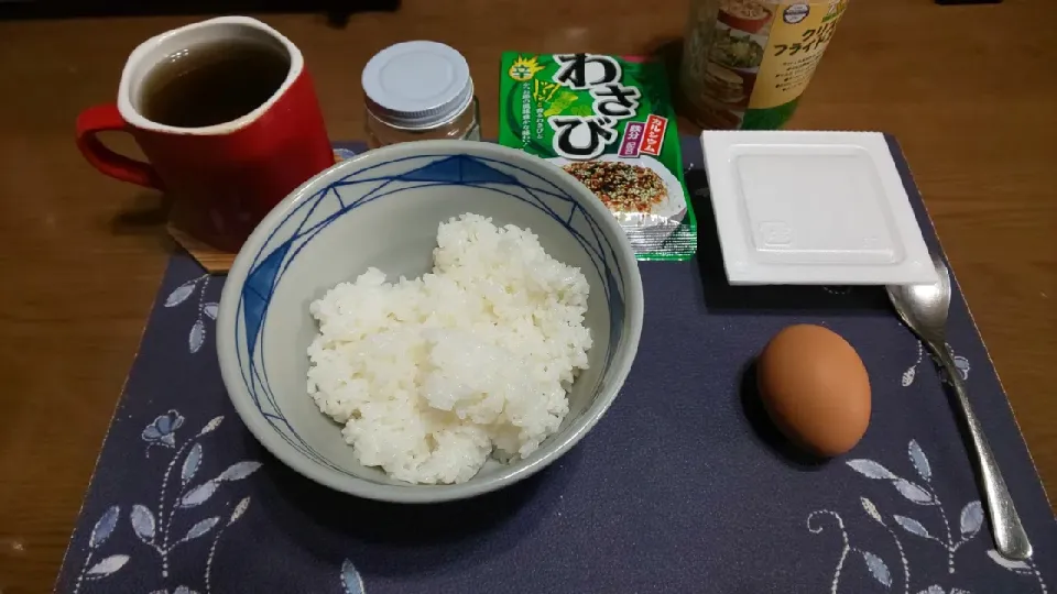 イカの塩辛入り卵かけ納豆ご飯(朝ご飯)|enarinさん