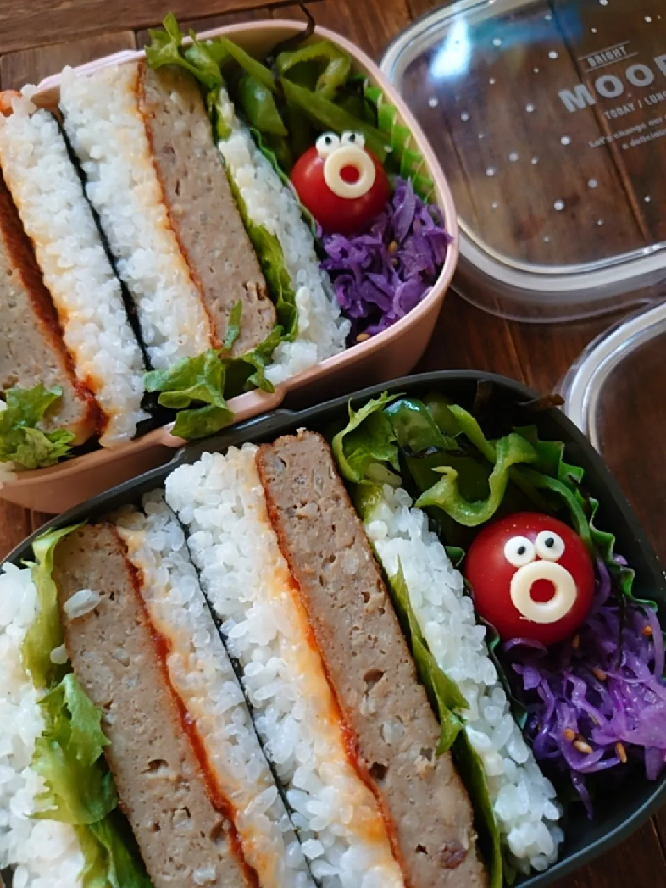 漢の…長女と次女用🍱マルシンハンバーグでおにぎらず弁当|ᵏᵒᵘさん