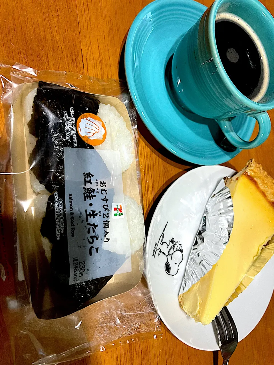 #おやつ　チーズケーキ、おむすび、薄しぃコーヒー|ms903さん