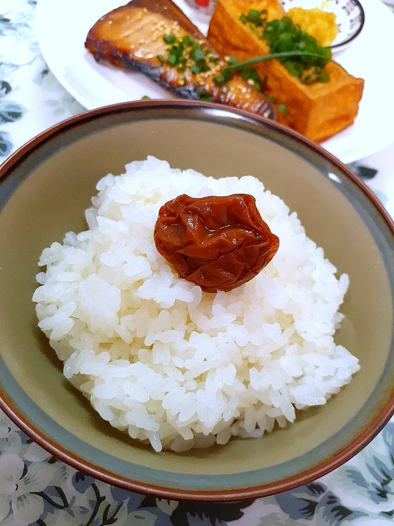 Snapdishの料理写真:🔷新米🍚新潟県魚沼こしひかり20221106⭐新米の炊き方🔷|@きなこさん