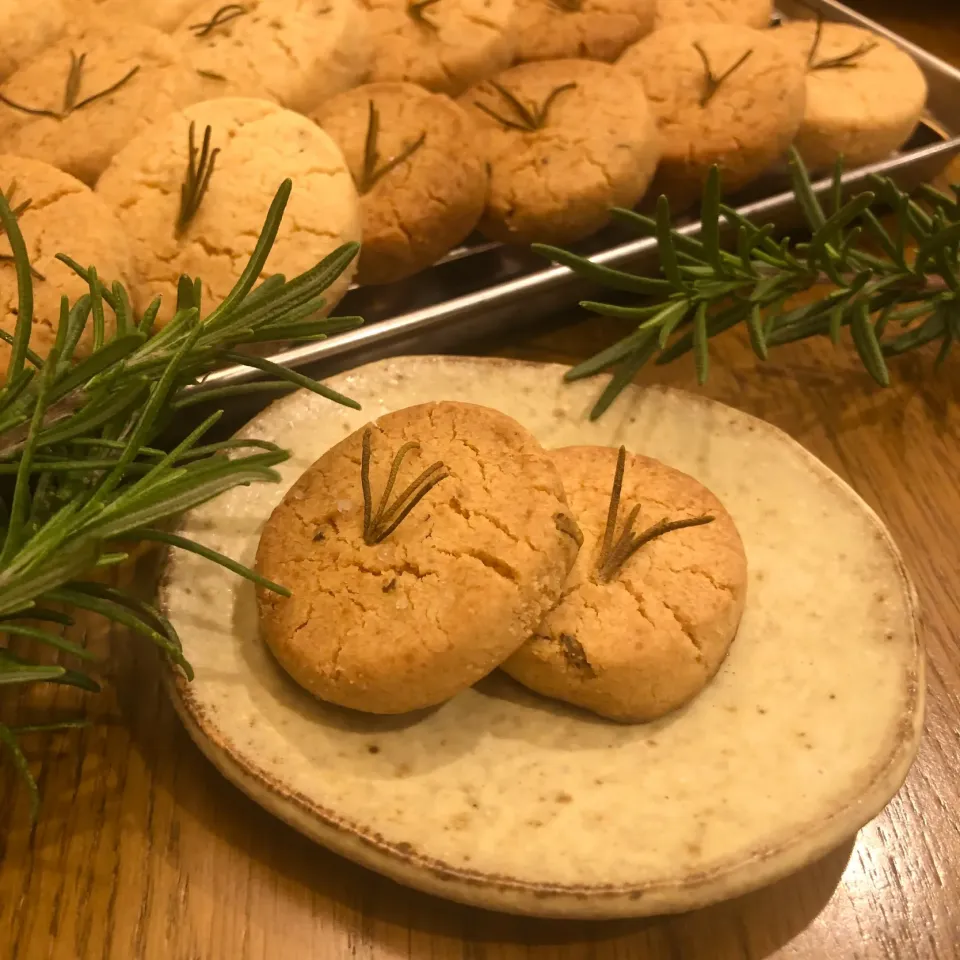 マユマユさんの料理 ローズマリーの塩クッキー　　　　Rosemary salt cookie|ふじこさん