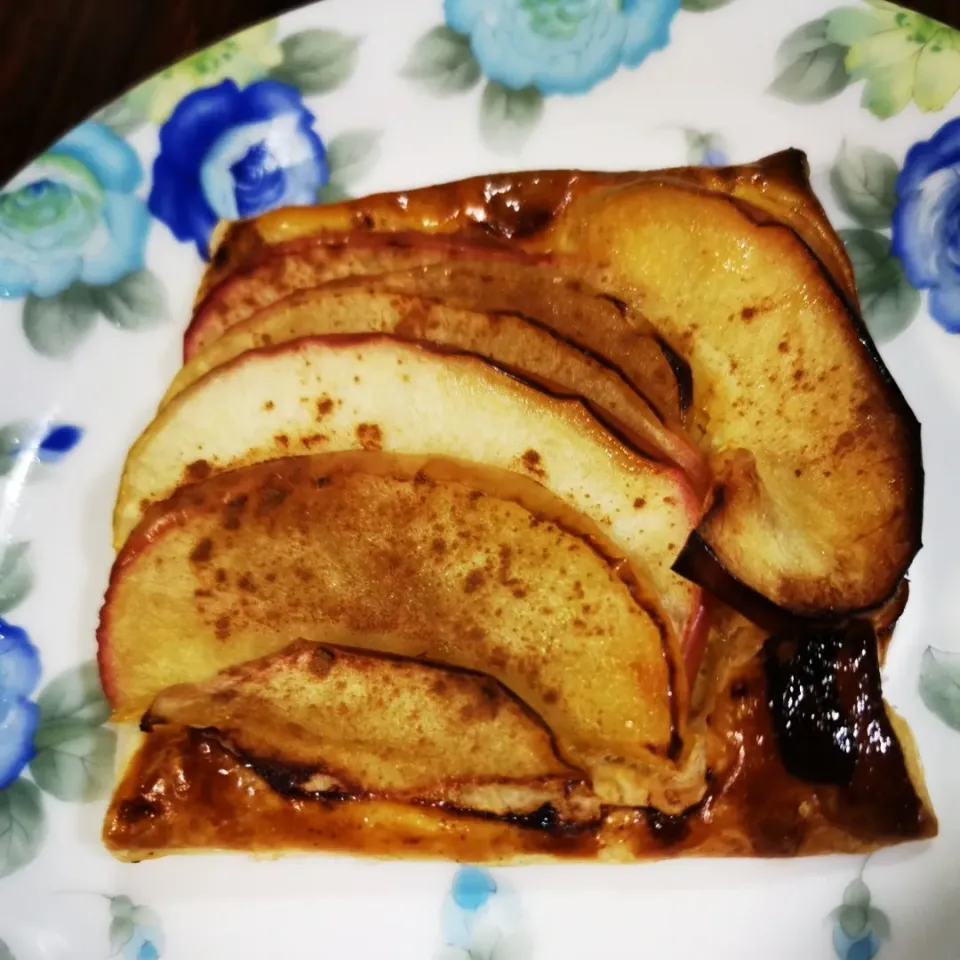 りんごの薄焼きタルト👌グ〜です😺ゃあ😀|ペンギンさん