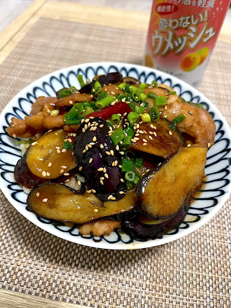 豚肉と茄子の甘辛丼|ゆかｕさん