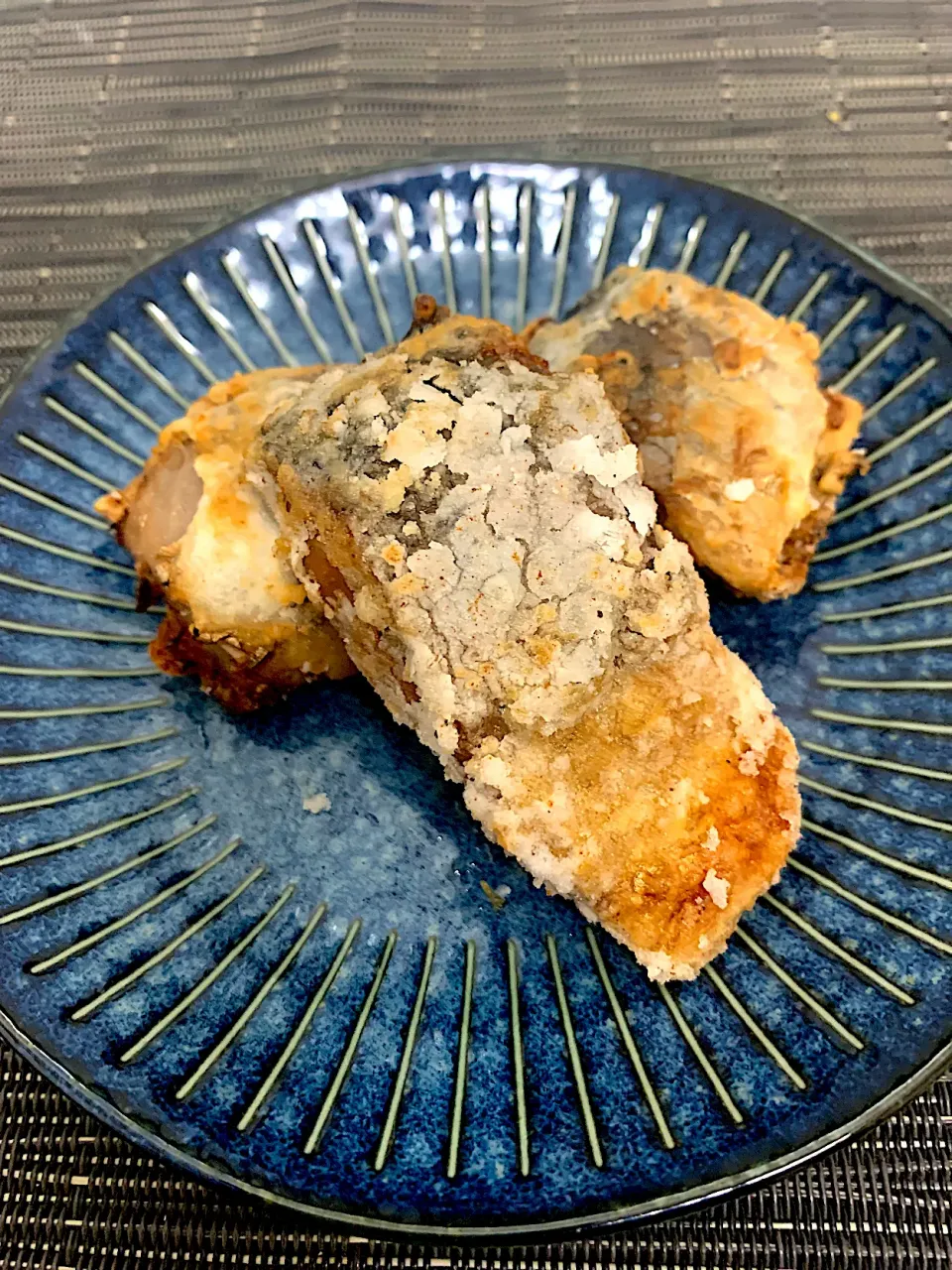 鯖缶の水煮缶と醤油缶を使った唐揚げ！|花鳥　舞さん