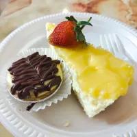 Snapdishの料理写真:cheese cake and chocolate tart|Steven Chuahさん