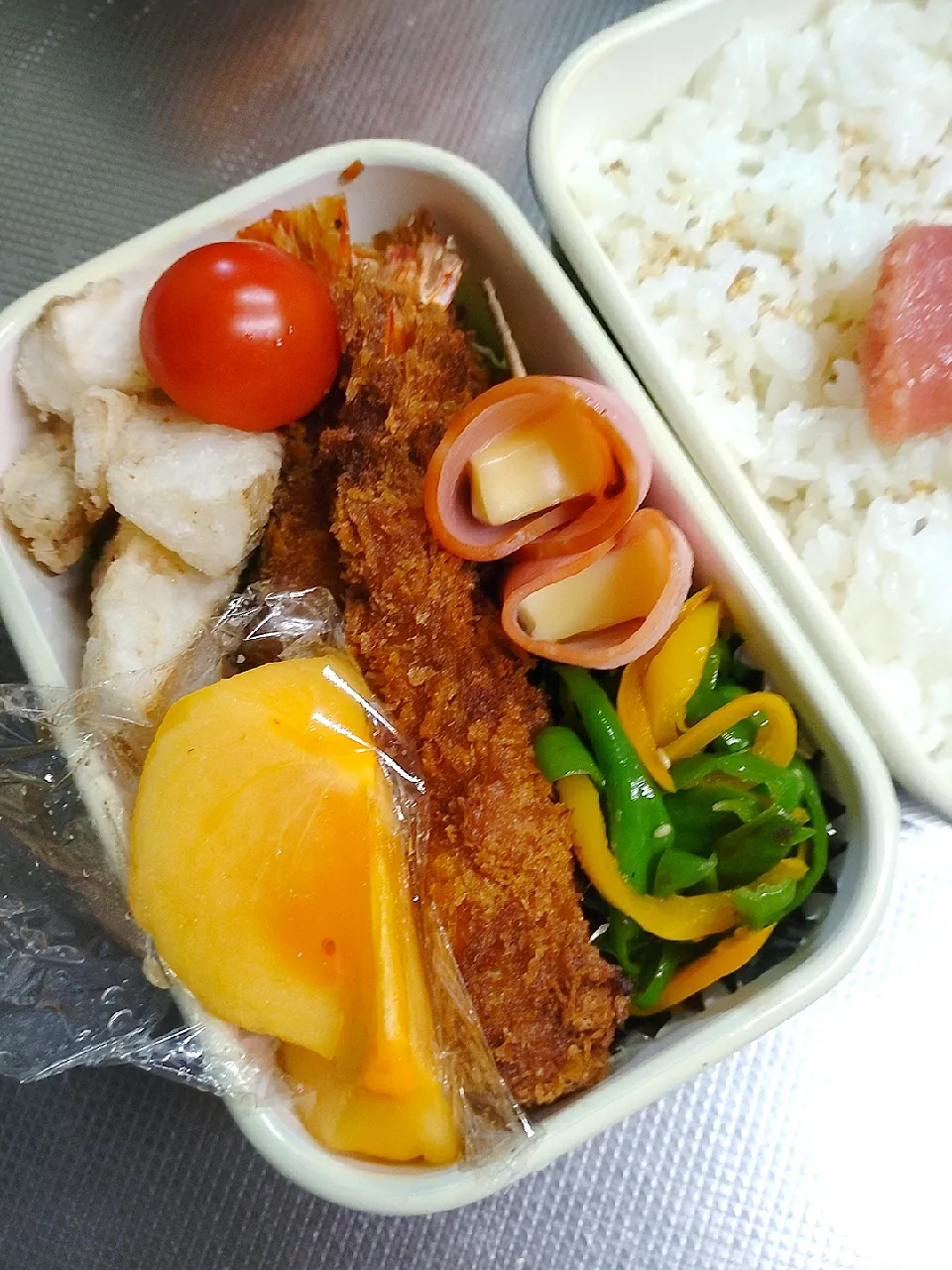 Snapdishの料理写真:エビフライ弁当|ぱんださん