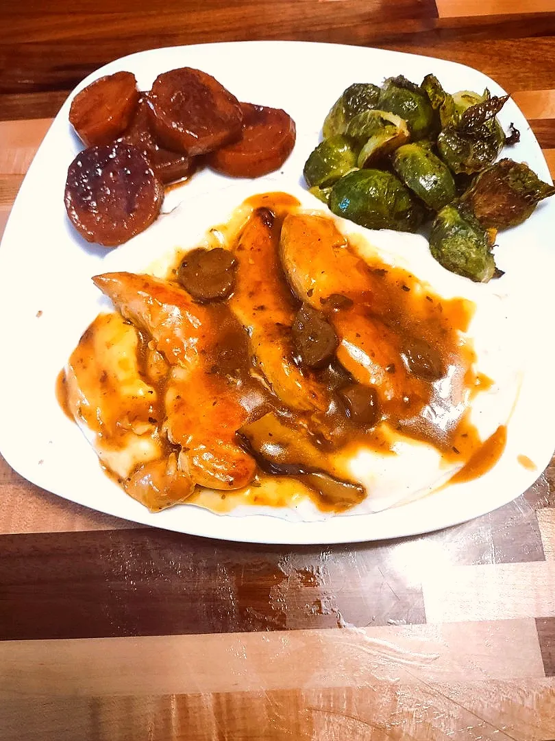 Chicken Marsala/Mashed Potatoes/Roasted Brussel Sprouts/Candid Yams|Cooking with Angie K-town Wayさん