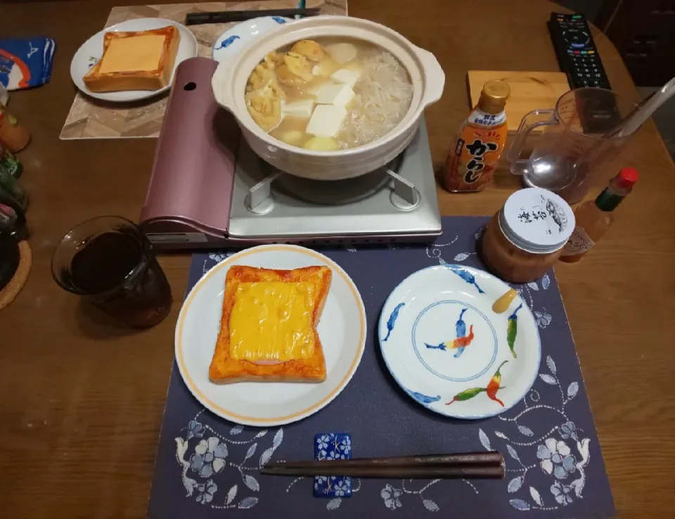 ハムチーズトーストと追加ネタしたおでん(昼飯)|enarinさん