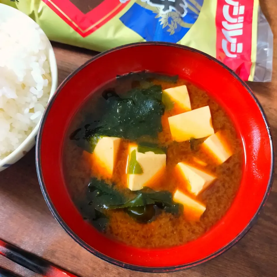 豆腐とワカメの赤だし|トーコさん