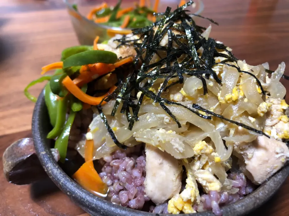 親子丼〜🐥に好きなだけ海苔かける贅沢♡|もっつぁさん