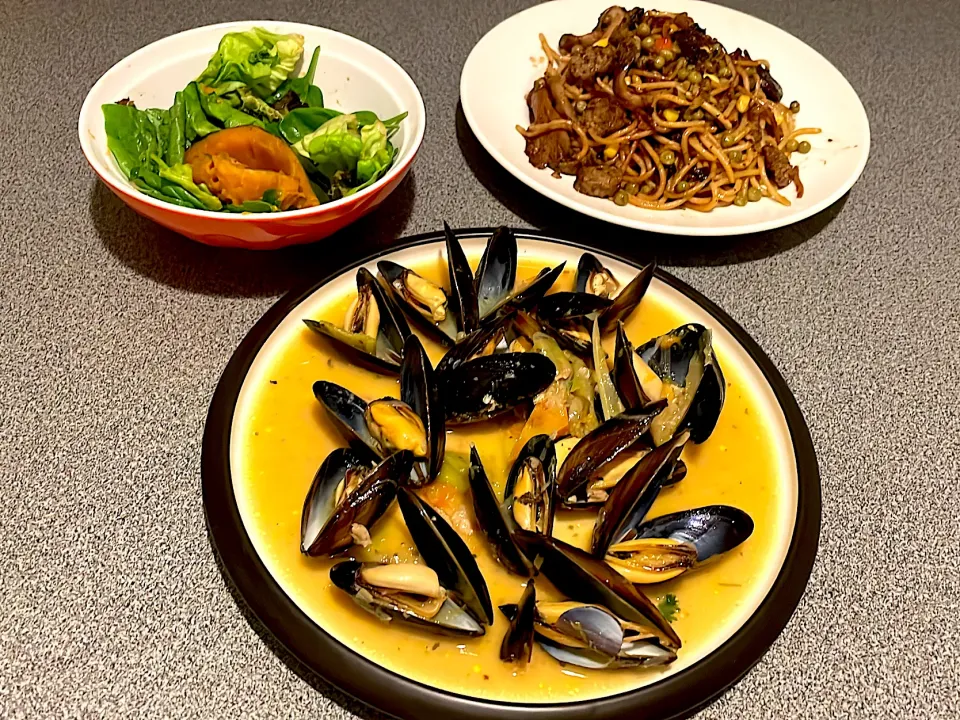 Mussels in Garlic & Shallot Sauce. Mushroom Spaghetti. Green & Pumpkin Salad|270w178bさん