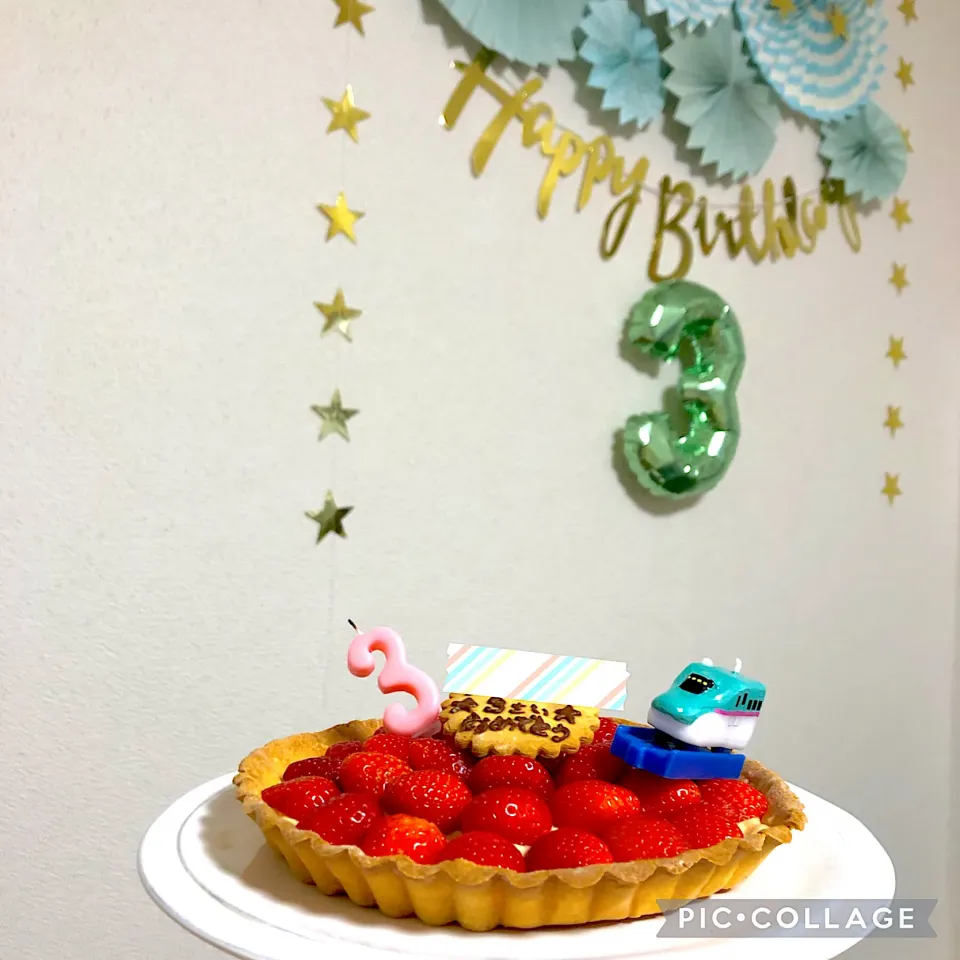 ♡3歳バースデー♡苺のタルト🍓|みきのキッチン＊*さん