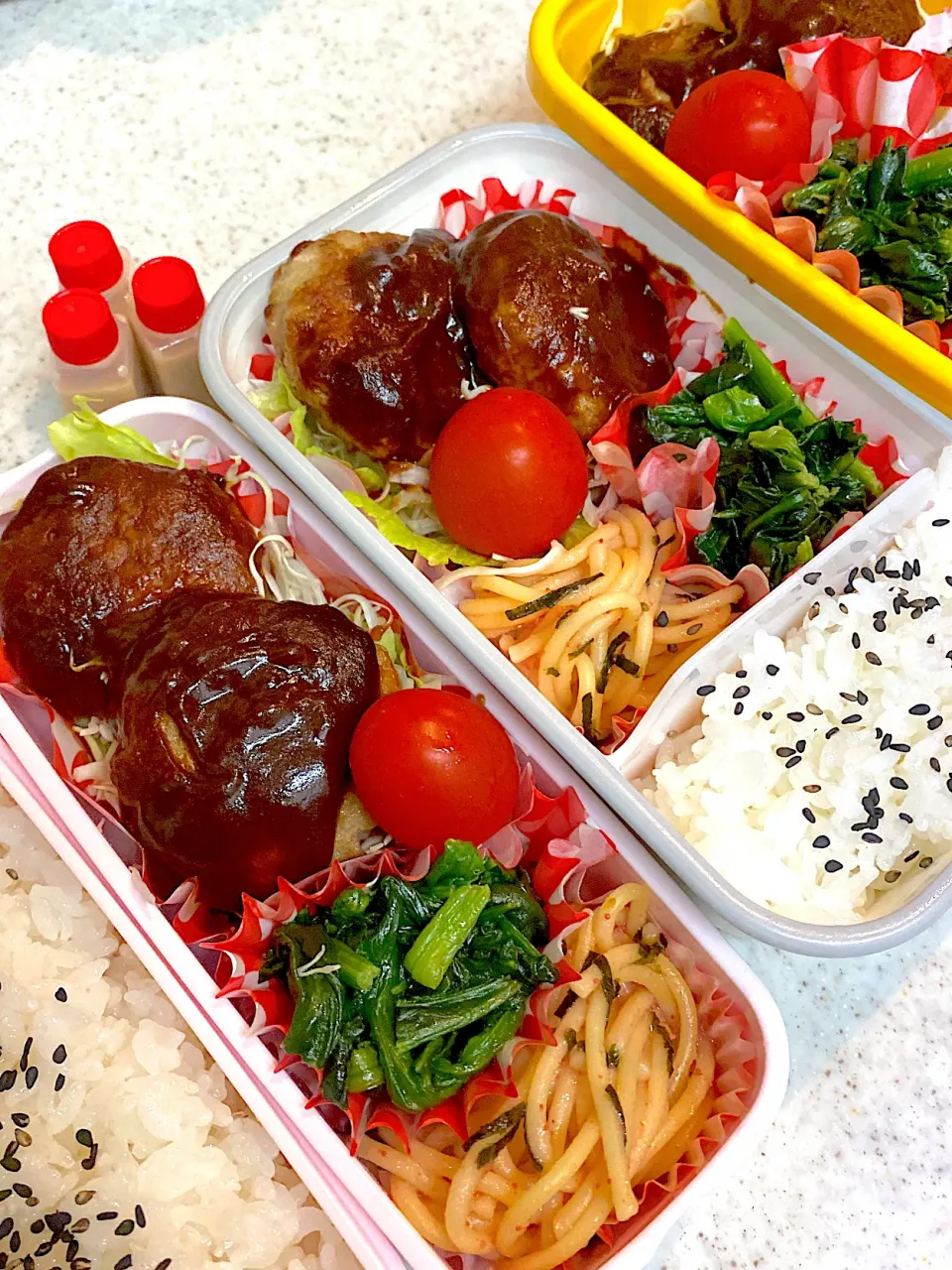 Snapdishの料理写真:ミニハンバーグ　弁当|asumamaさん