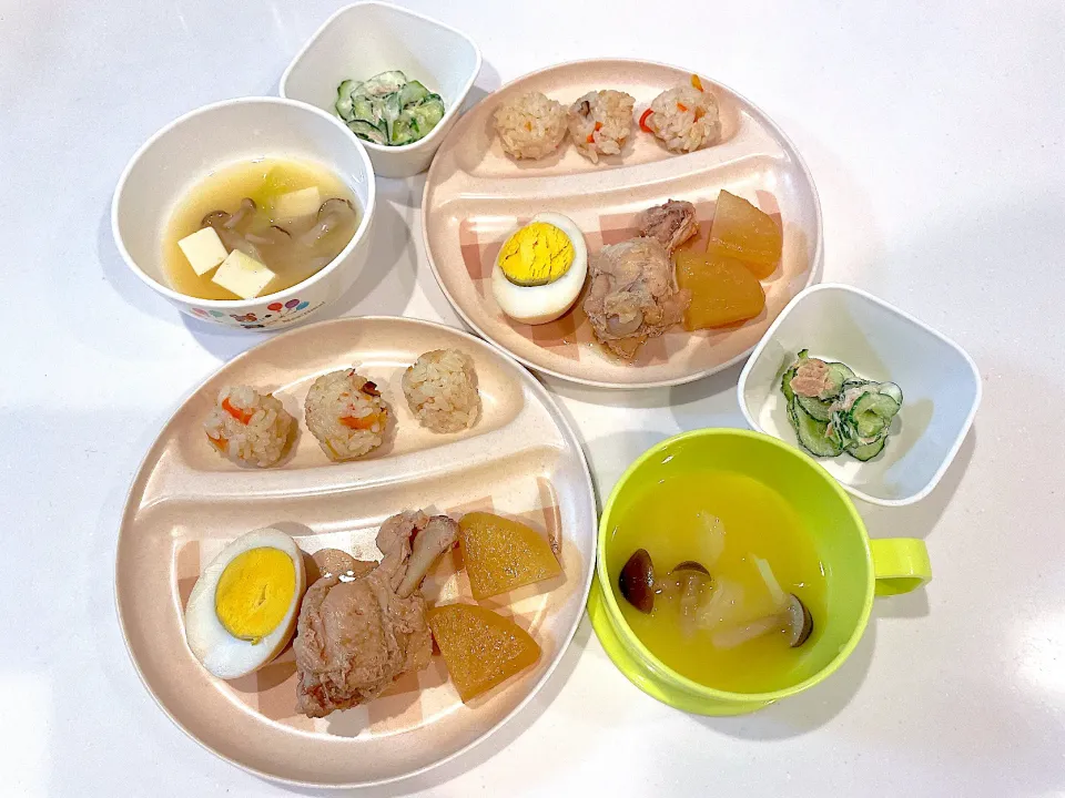 Snapdishの料理写真:〜息子達の晩ご飯　手羽元の煮物　幼児食〜2022.11.7|yuuさん